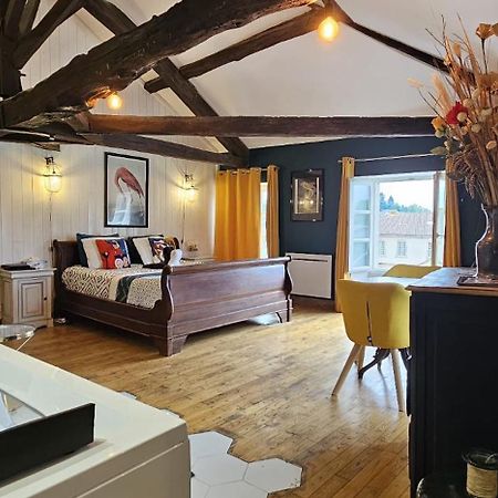 Suite Penthouse Romantique, Confolens, Charente מראה חיצוני תמונה